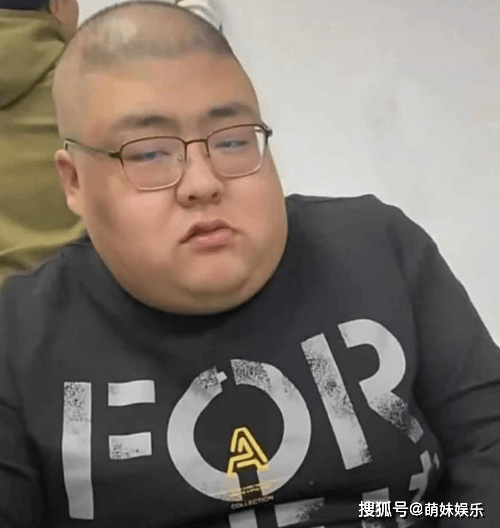29岁吃播网红泡泡龙过世,曾靠"给餐厅上课"成名,死因惹争议