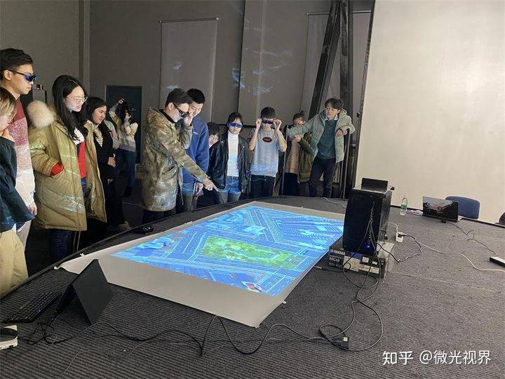 教育培训如何利用全息投影技术,提升教学质量?