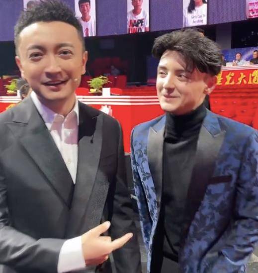 阿尔法近照 阿尔法20岁就秃顶暴瘦是生什么病了吗?