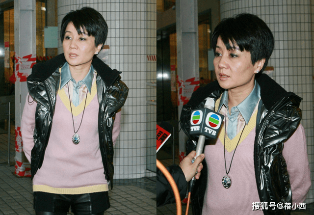 原创赌王四太梁安琪看不出60岁,一身年轻人打扮亮相,扮嫩毫不尴尬