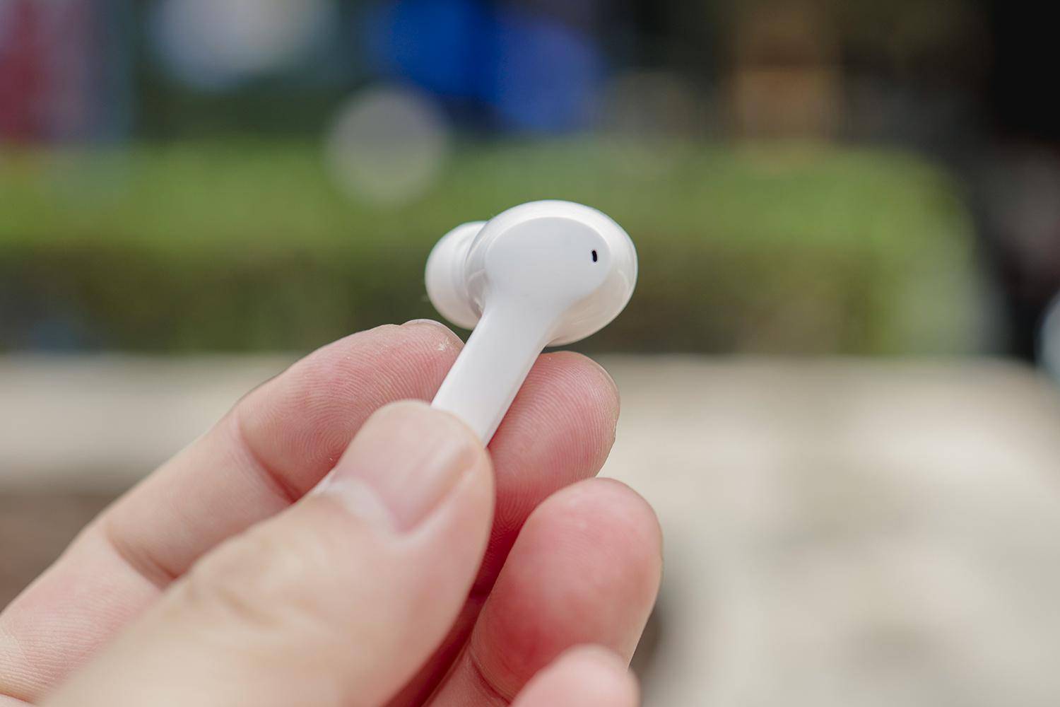 网红耳机荣耀亲选 earbuds x1,靠什么圈粉数十万人?