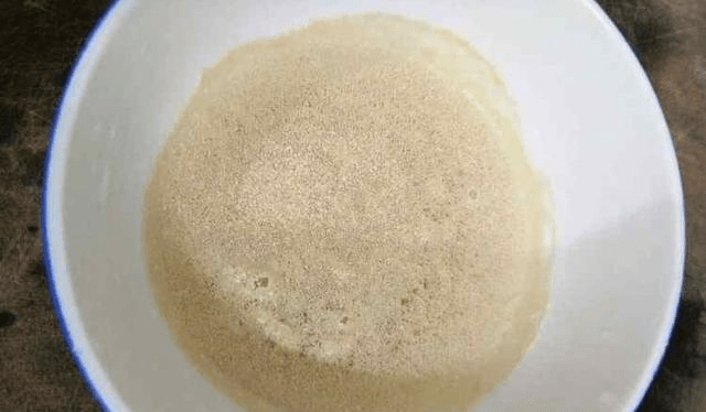 超详细的酵母发酵过程,如何把握酵母粉的量,堪比老面发酵的味道_面团