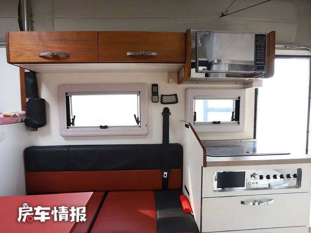 外观够野的五十铃房车,3.0t 6at分时四驱,动力猛带后锁