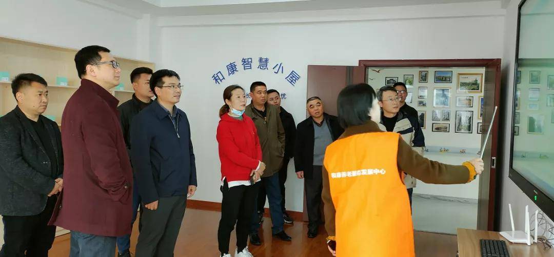 在阳春三月,春暖花开的喜庆日子里,3月12日下午,在黟县碧阳镇王丰镇长