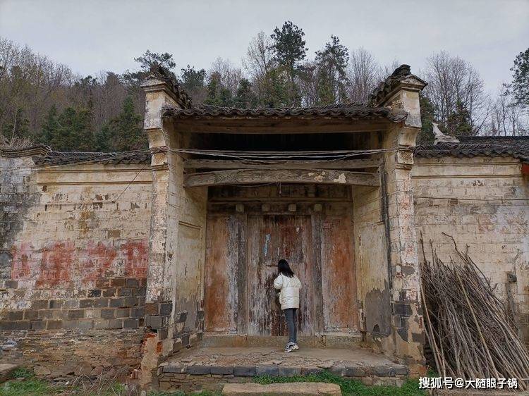 随州市曾都区洛阳镇小岭冲村的古建筑