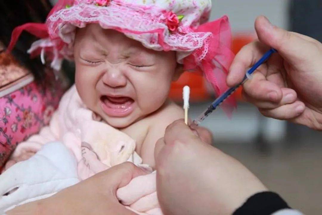 除了免费疫苗,一些自费的疫苗也别漏掉,给孩子保障父母也更安心