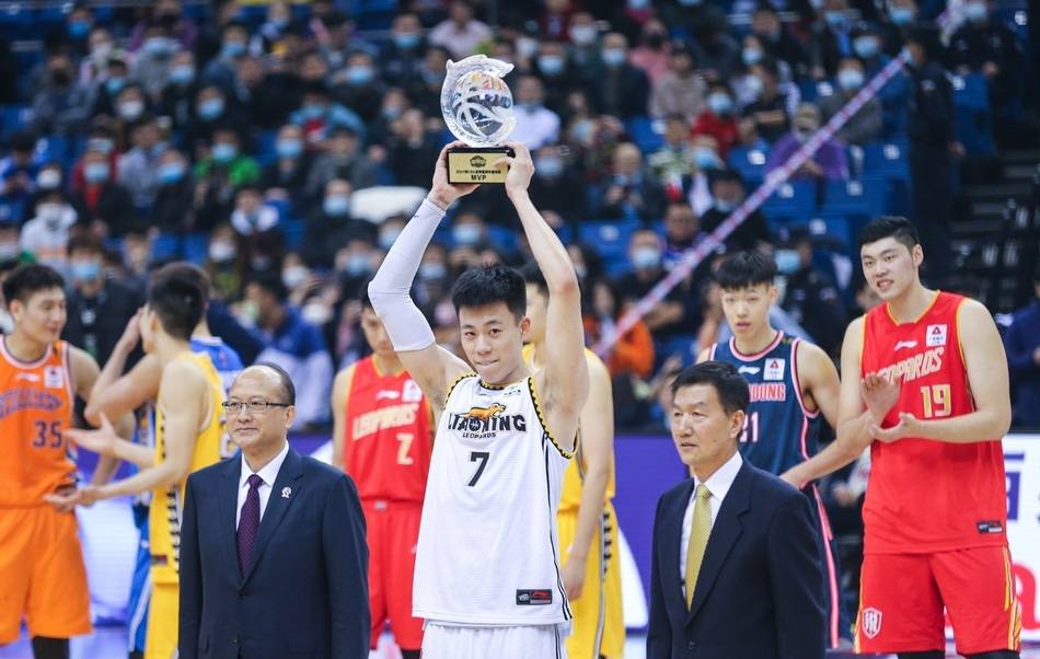 张镇麟输球仍获mvp,四川男篮抗议,晒5年前击败辽宁夺冠照片讽刺