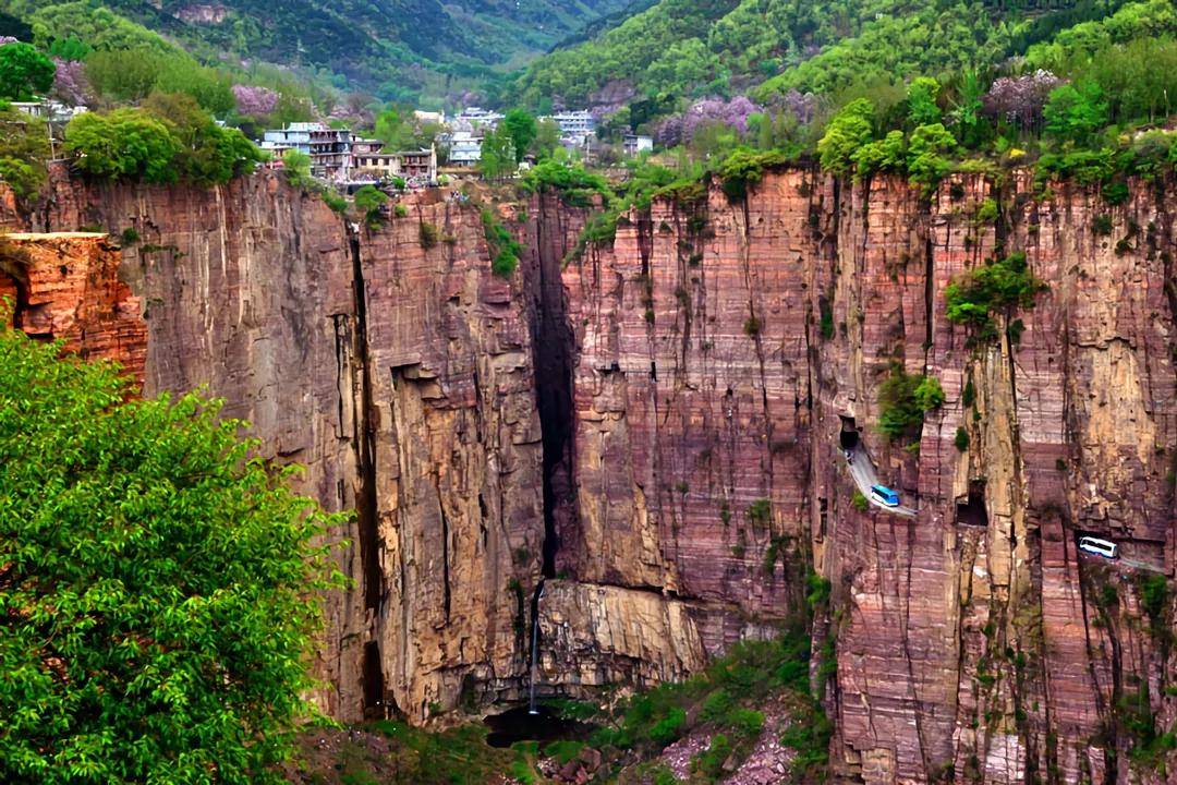 郭亮村挂壁公路