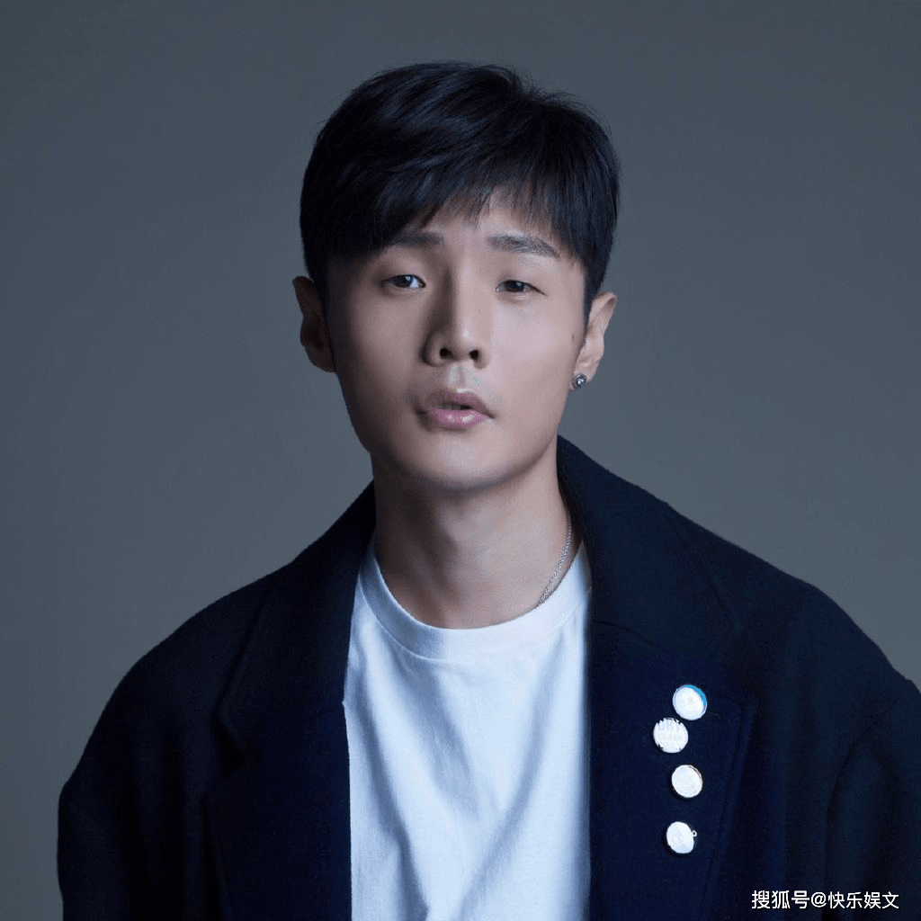 原创李荣浩照片与狗并列!遭人格侮辱,不料本尊竟然正面回应了