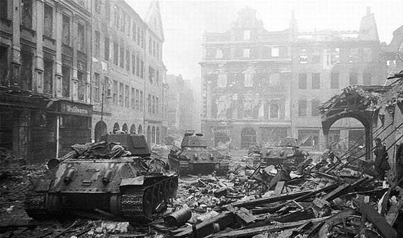 假设柏林战役德国人胜利了二战还会继续下去吗