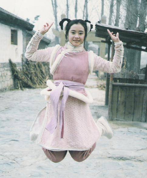 被称"最美尼姑,11年后,何美钿竟让吴彦祖"失控?_钟灵