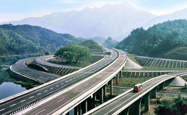 从2019年开工建设以来,常祁高速公路在建设上都是超前完成的,据政府网
