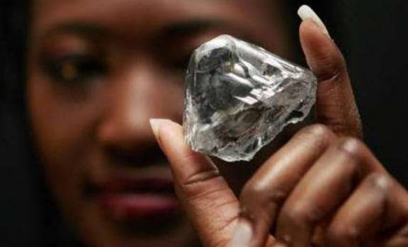 世界上最大的钻石,总重量达603克拉,却是在一废弃的矿坑中发现