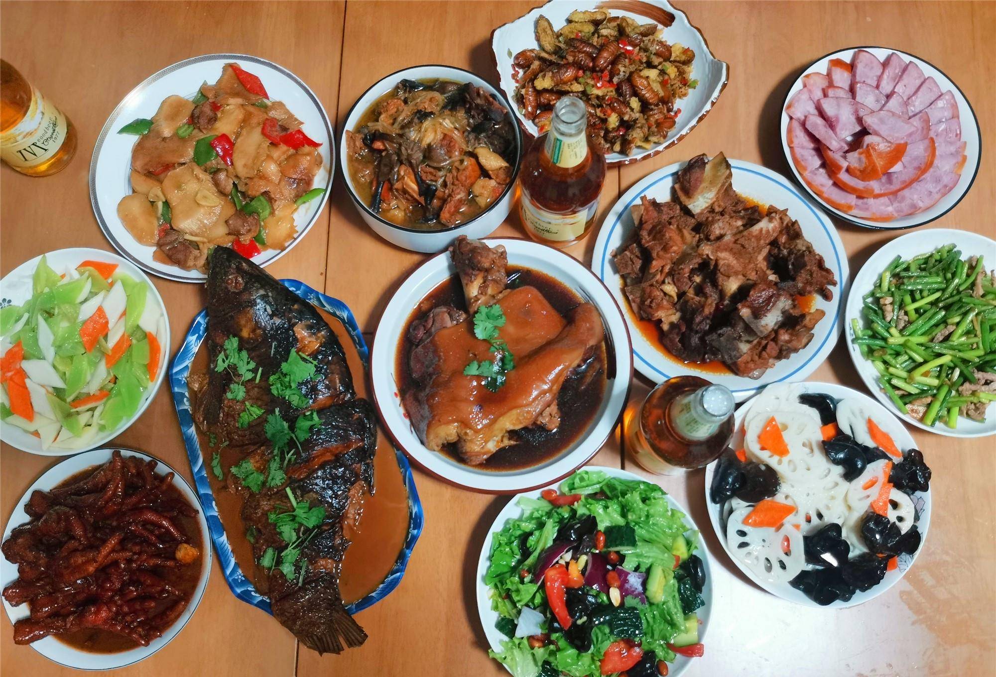 东北普通人家的中秋节家宴,满满都是家的味道,下酒菜比较多