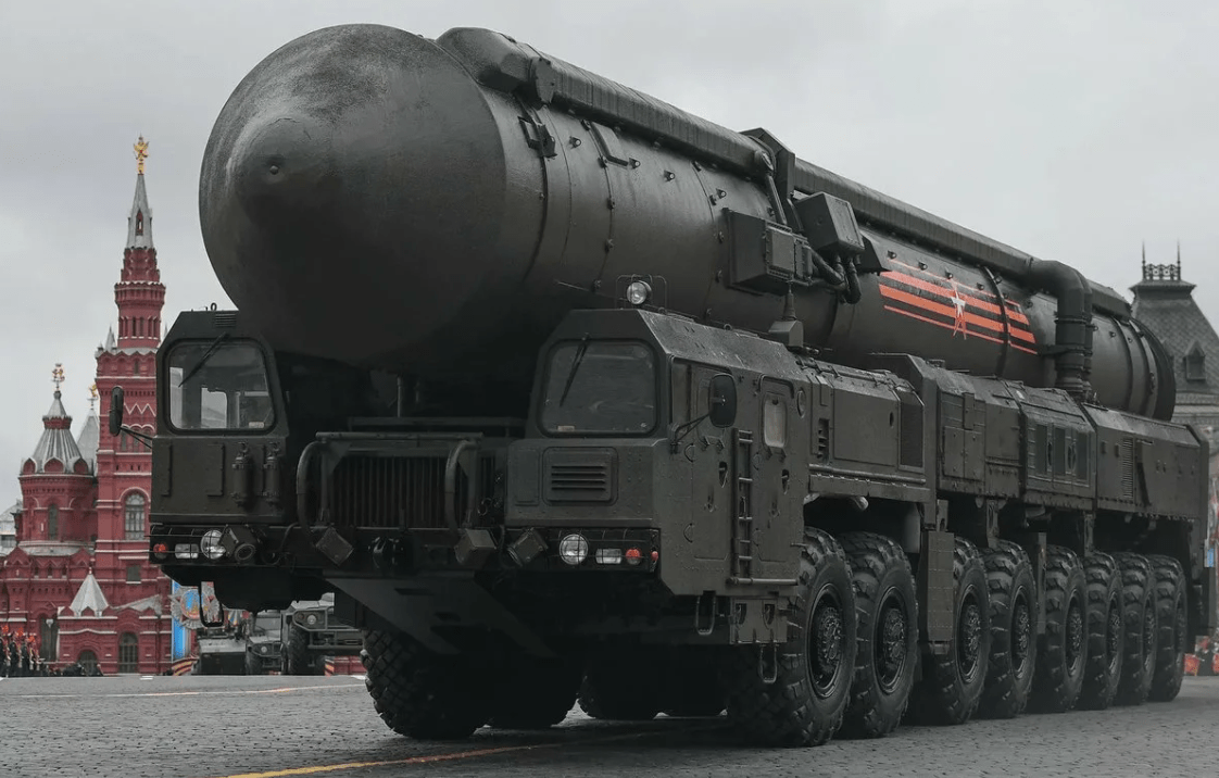 据悉,为取代原有的"撒旦"洲际导弹,俄罗斯于2009年研发了"萨尔马特"