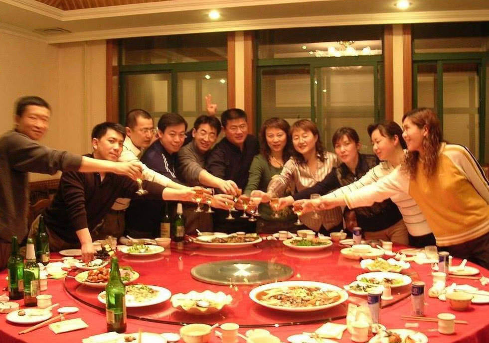 学霸毕业后很少参加同学聚会?而学渣纷纷到位,四点原因很真实