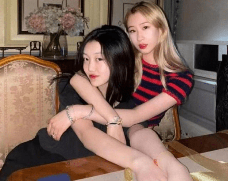 原创花几百万做三次手术的李嫣,穿jk水手服依然要面对网友的"丑"字