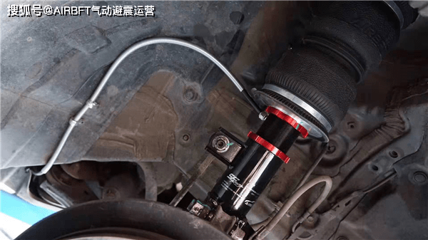 李洋展示新款凯美瑞改装airbft气压避震套件最美姿态