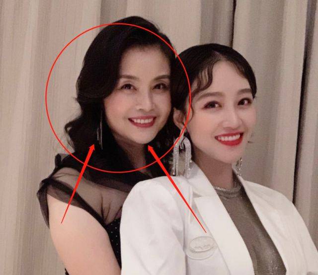 明星妈妈上综艺,刘芸母亲靠美貌出圈,蓝盈莹妈妈更令人惊艳