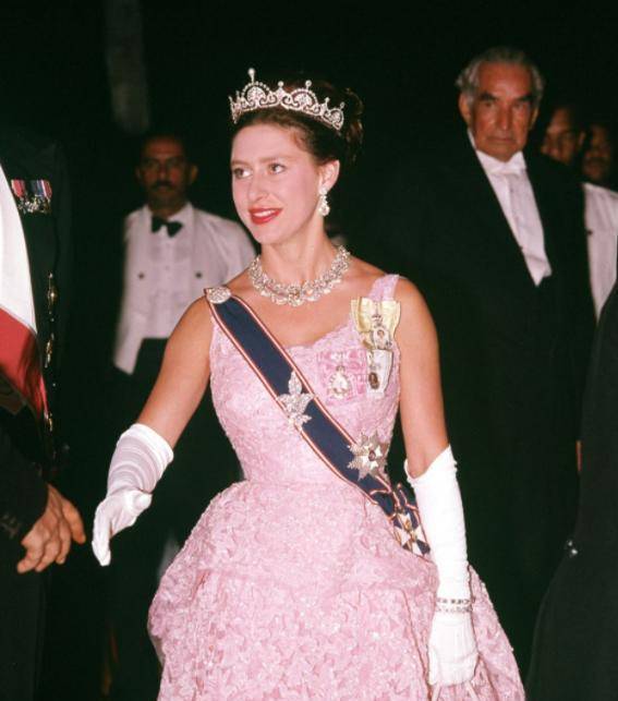 63年前摄影师为玛格丽特公主拍了一张黑白照片2年后娶了公主