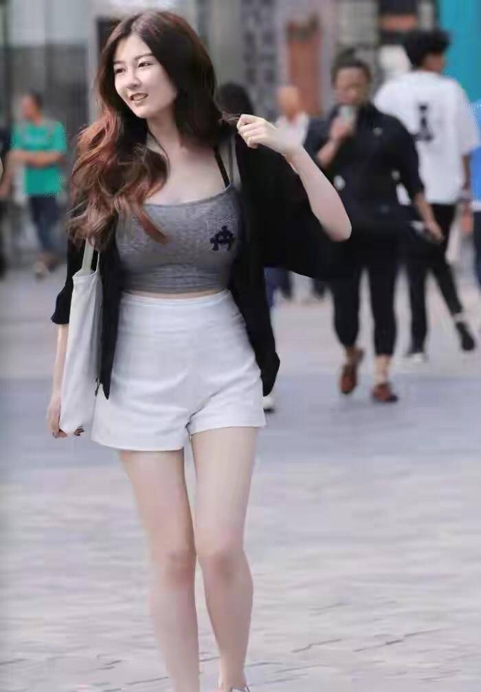 微胖美女怎么穿这身惊奇打扮简直美爆有点杨贵妃的味道