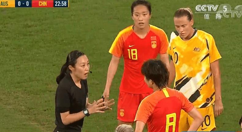 原创可耻!中国女足奥预赛内幕遭曝光:日本裁判连下黑手,却反遭打脸