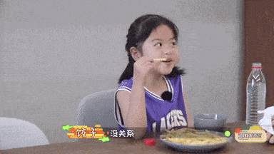 包贝尔5岁女儿狂撩杨子姗,用表情包