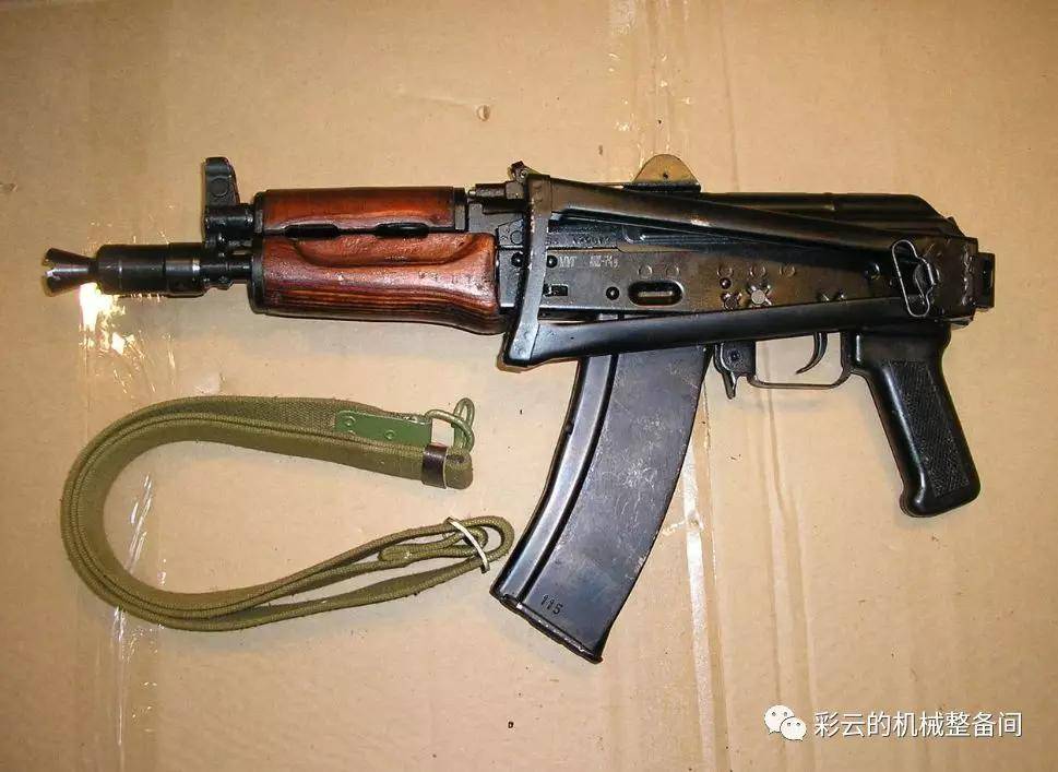 曾是苏军特种兵武器的冲锋手枪《逃离塔克夫》精确还原