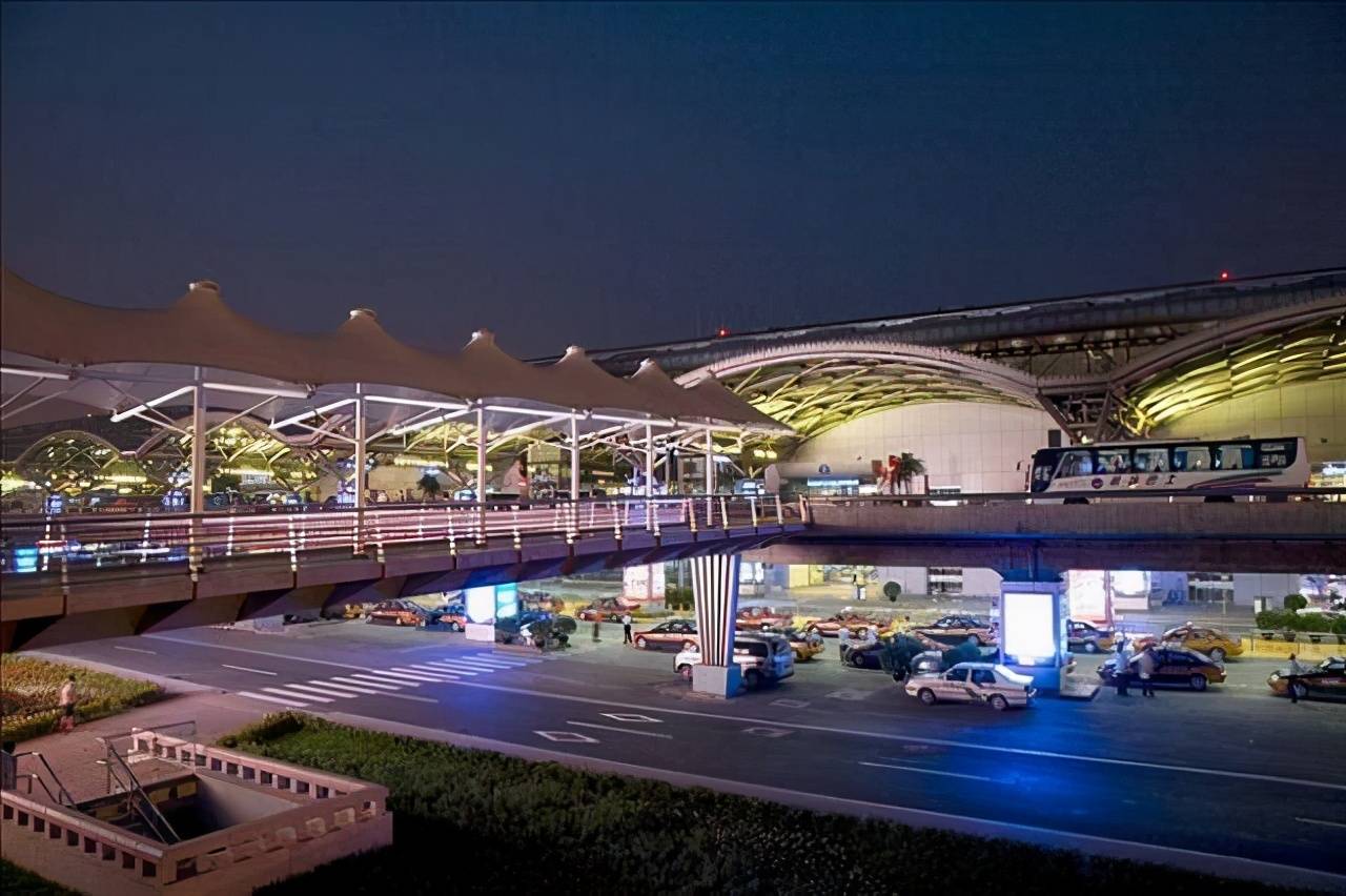 北京首都机场停车场怎么收费,北京首都机场停车攻略