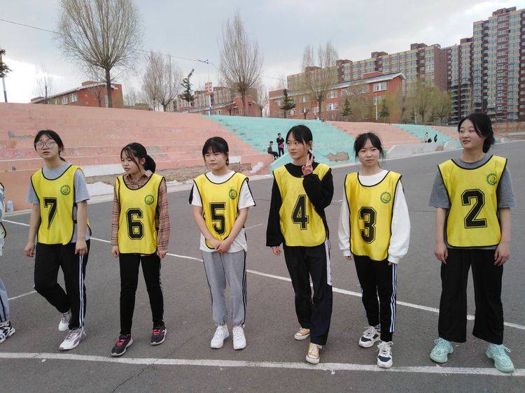张北县第二中学九年级全体同学进行了中考体育模拟测试