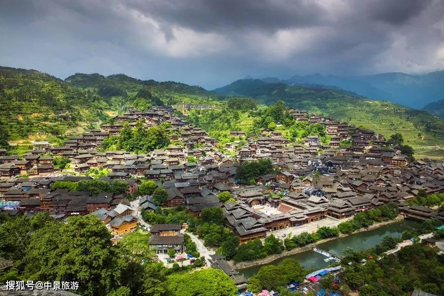 南方喀斯特核心地,小七孔风景区融山,水,林,洞,湖泊和瀑布为一体,秀