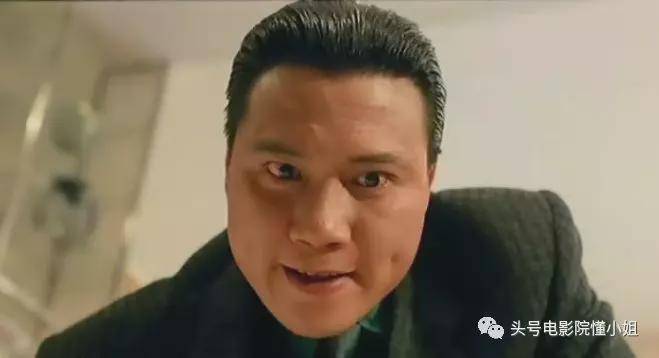 1986年,他与郑裕玲,吴启华等人主演《流氓大亨》,这部电视剧成为当年