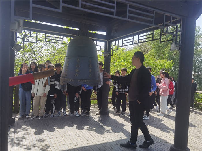 青春梦飞扬 游学助成长—淮安市老子山九年制学校开展四史教育游学