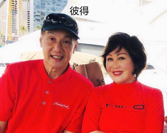 原创陈冲夫妇夏威夷坐游艇出海,二婚老公罕见露面,气质儒雅不输尊龙