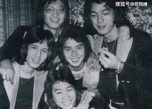 "多情歌神"谭咏麟与他的两位秘密情人_杨洁薇