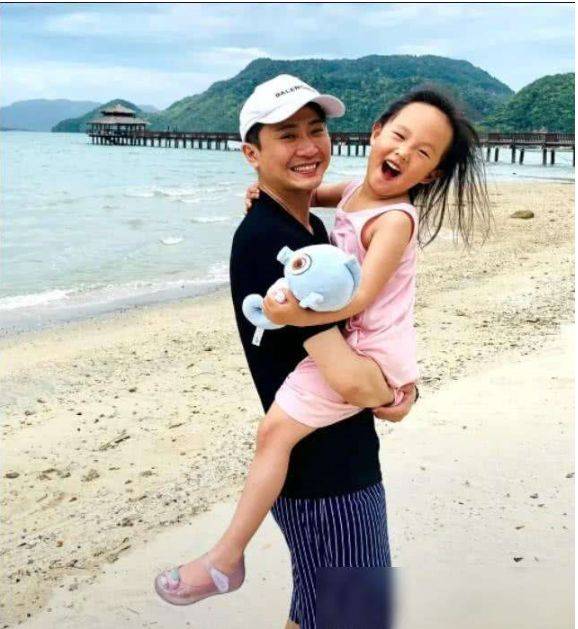 著名主持杨帆妻子首曝光妻子貌美如花网友难怪一直不公开