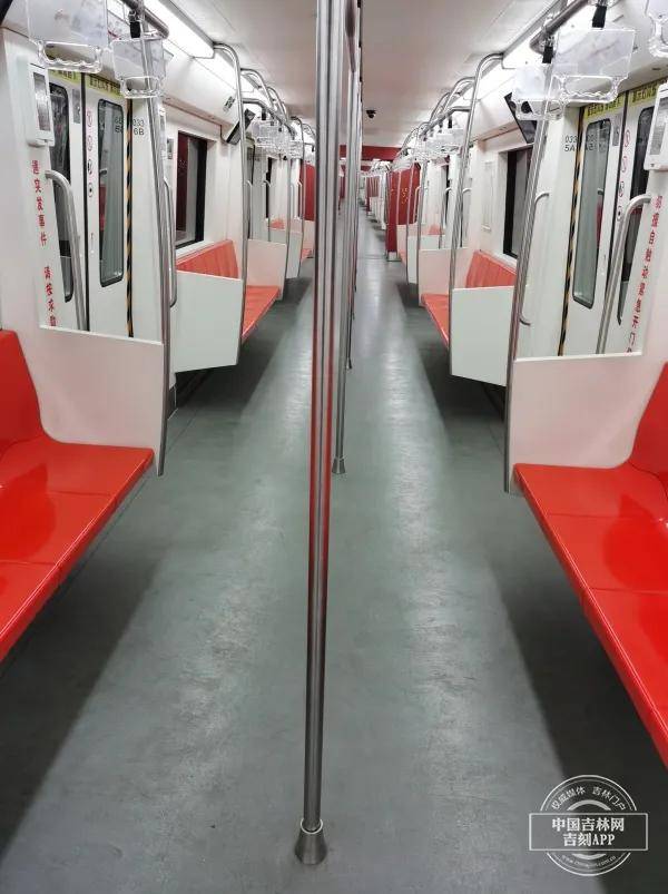 长春地铁1号线那些缓建出口的门何时能打开?