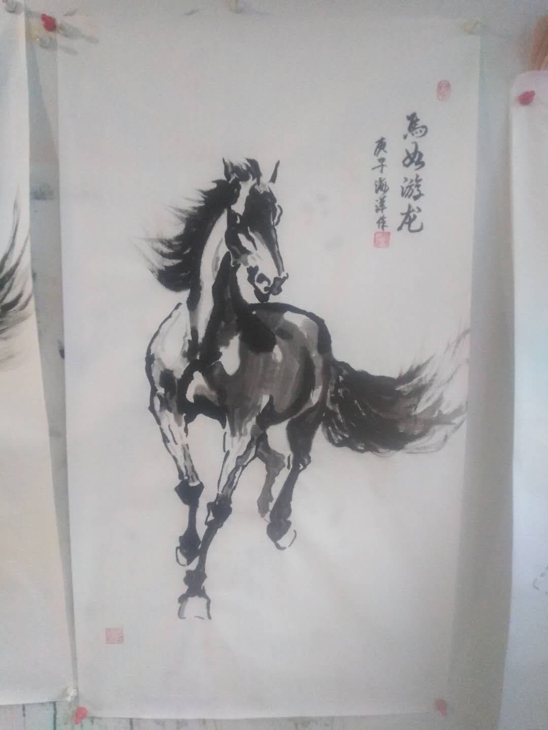 尤其在画虎 画荷 画马 画山水等画风技法上凸显一代艺术名家的内涵与