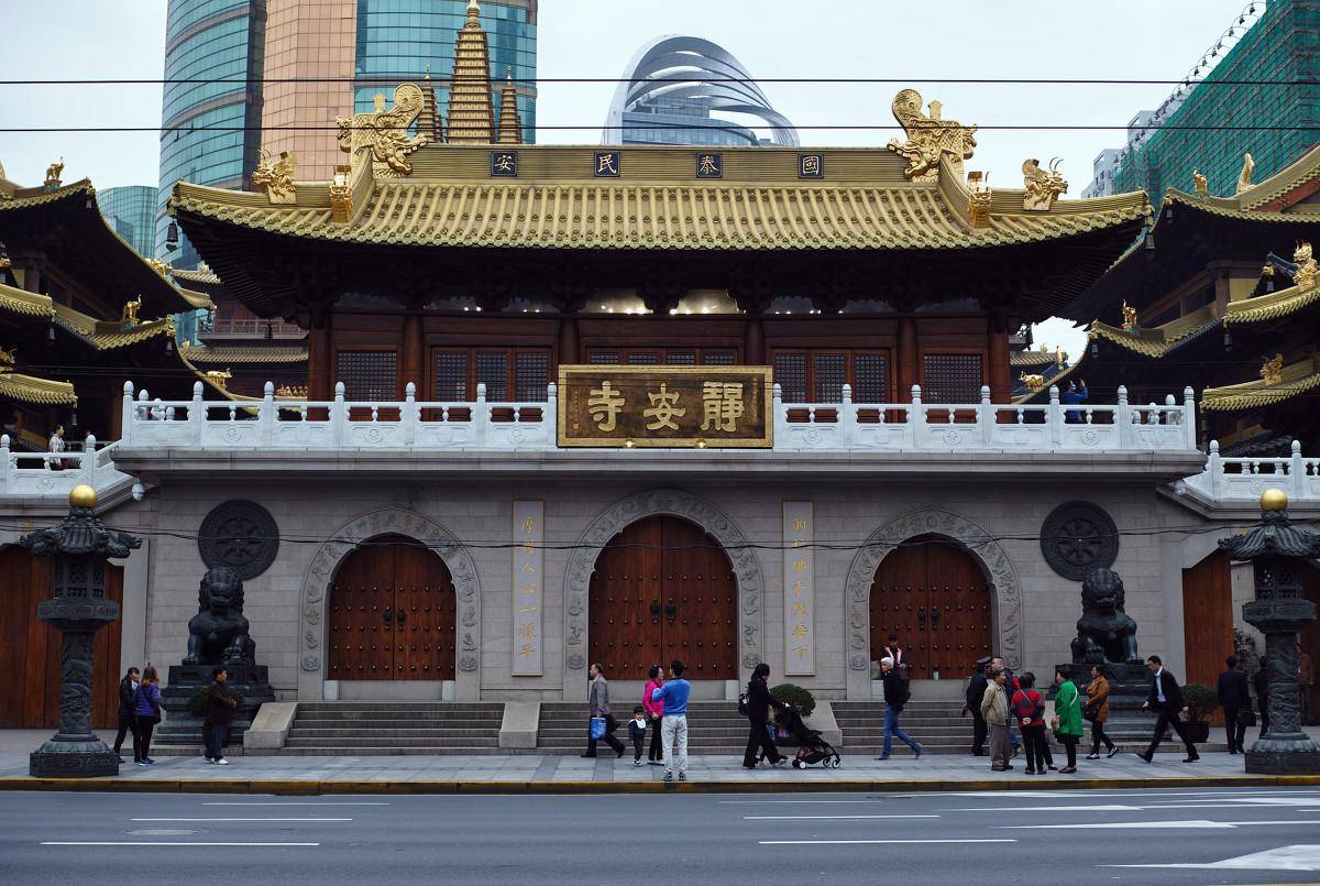 上海一座建筑格局设计精巧的寺庙,是全国重点寺院之一