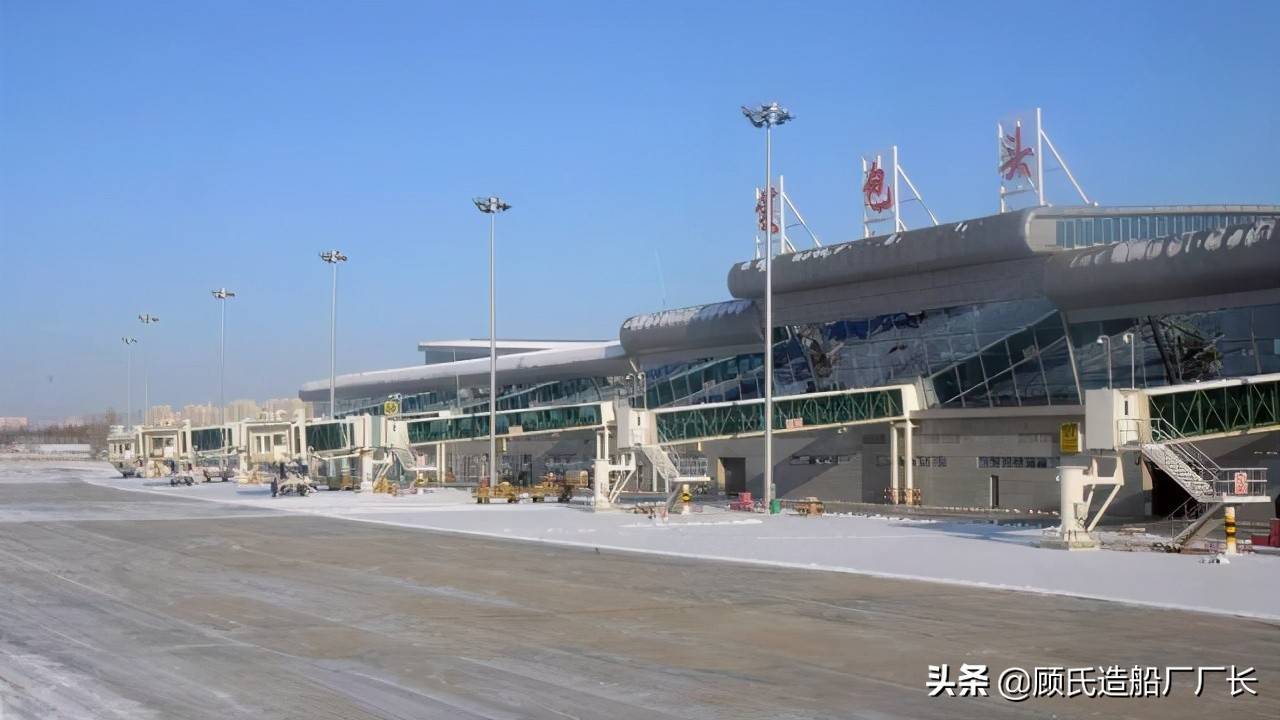 二里半机场(今包头东河机场)的北京泛美国际航空学校包头辅助基地内,1