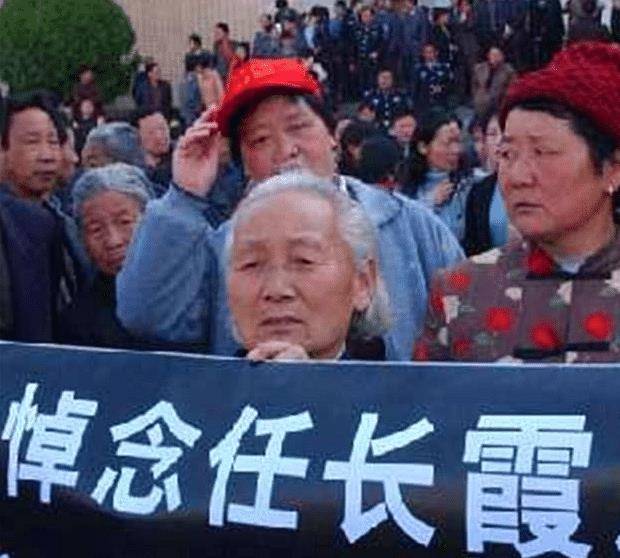 任长霞墓地,位于生前任职之地,牺牲16年祭拜者仍络绎不绝