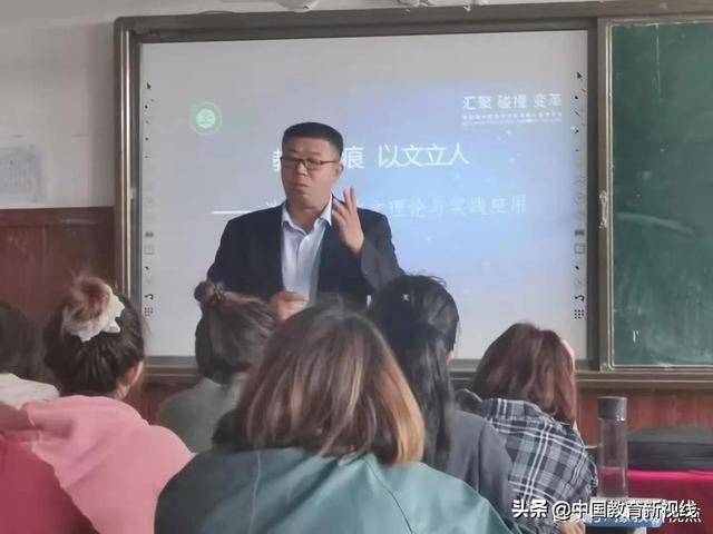 我国著名快乐作文专家杨克顺莅临鹿邑县金峰学校传经送宝