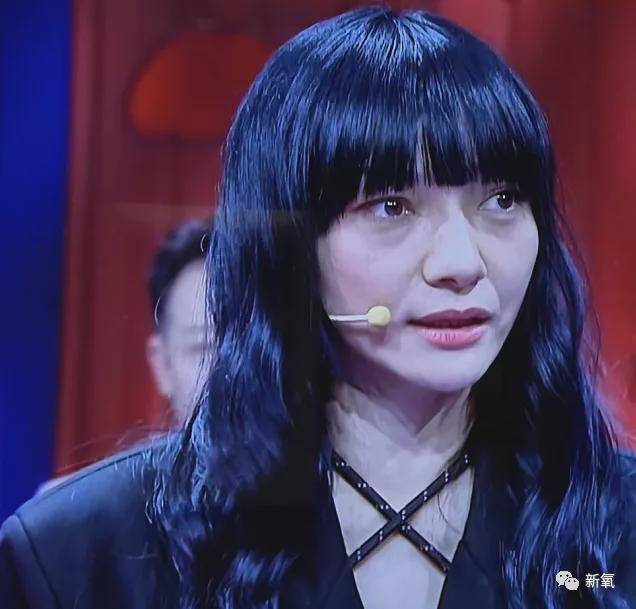 婚后鲜少露面的她前段时间亮相《奇葩说》,羊看到她的那一刻着实惊了