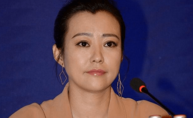 前段时间大火的扶贫电视剧《山海情》中有一个我们熟悉的身影:"莫