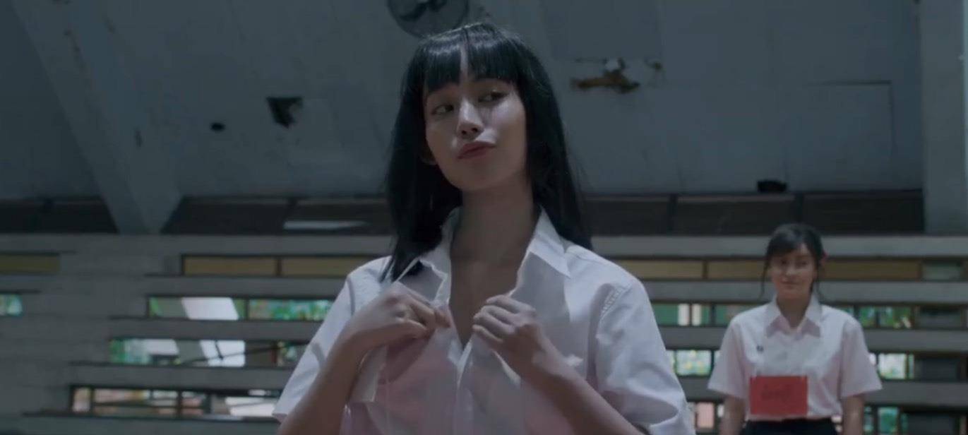 原创《禁忌女孩》娜诺惨遭霸凌,和新生一起被逼吃蛆虫,她如何反抗?