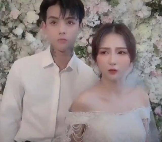 殷世航套路璐订婚闹剧后双双被主流平台封号,何婧婧拿