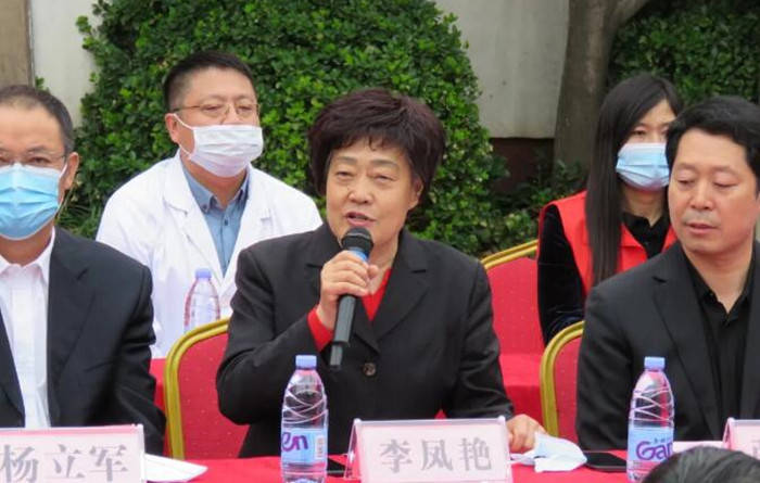 市老科协法律分会副会长,法律专家团团长李凤艳,迁西县妇女儿童服务