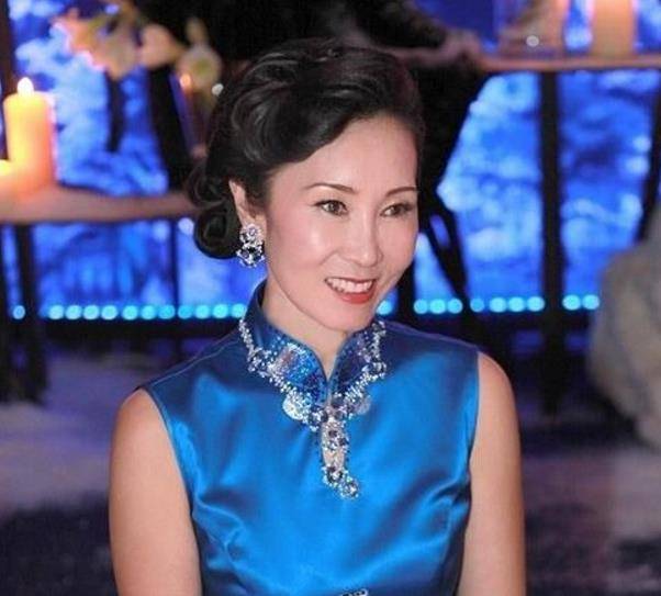 原创林氏投资集团董事长林宁:王健林的老婆,成功男人背后的女人