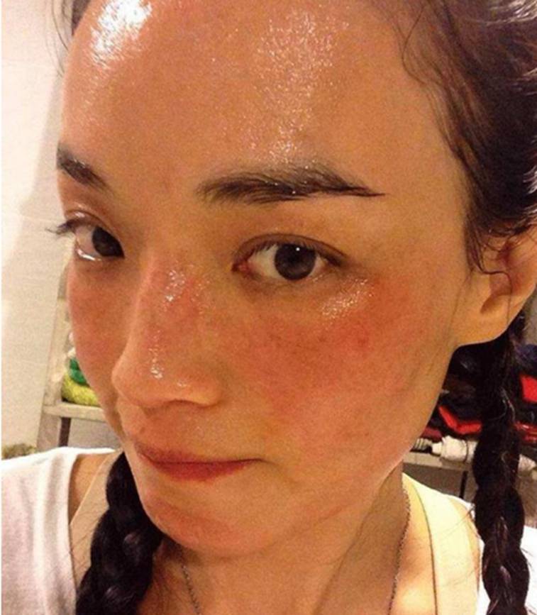 舒淇关晓彤素颜看上去好像有点苍老,一点都不像是一个才二十几岁的人