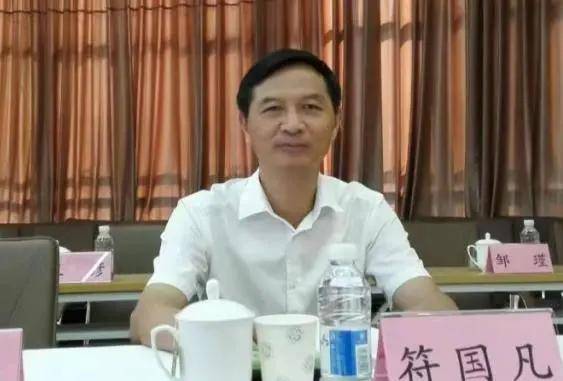 任弼时纪念馆馆长解读"党和人民的骆驼"留下的精神财富_符国凡